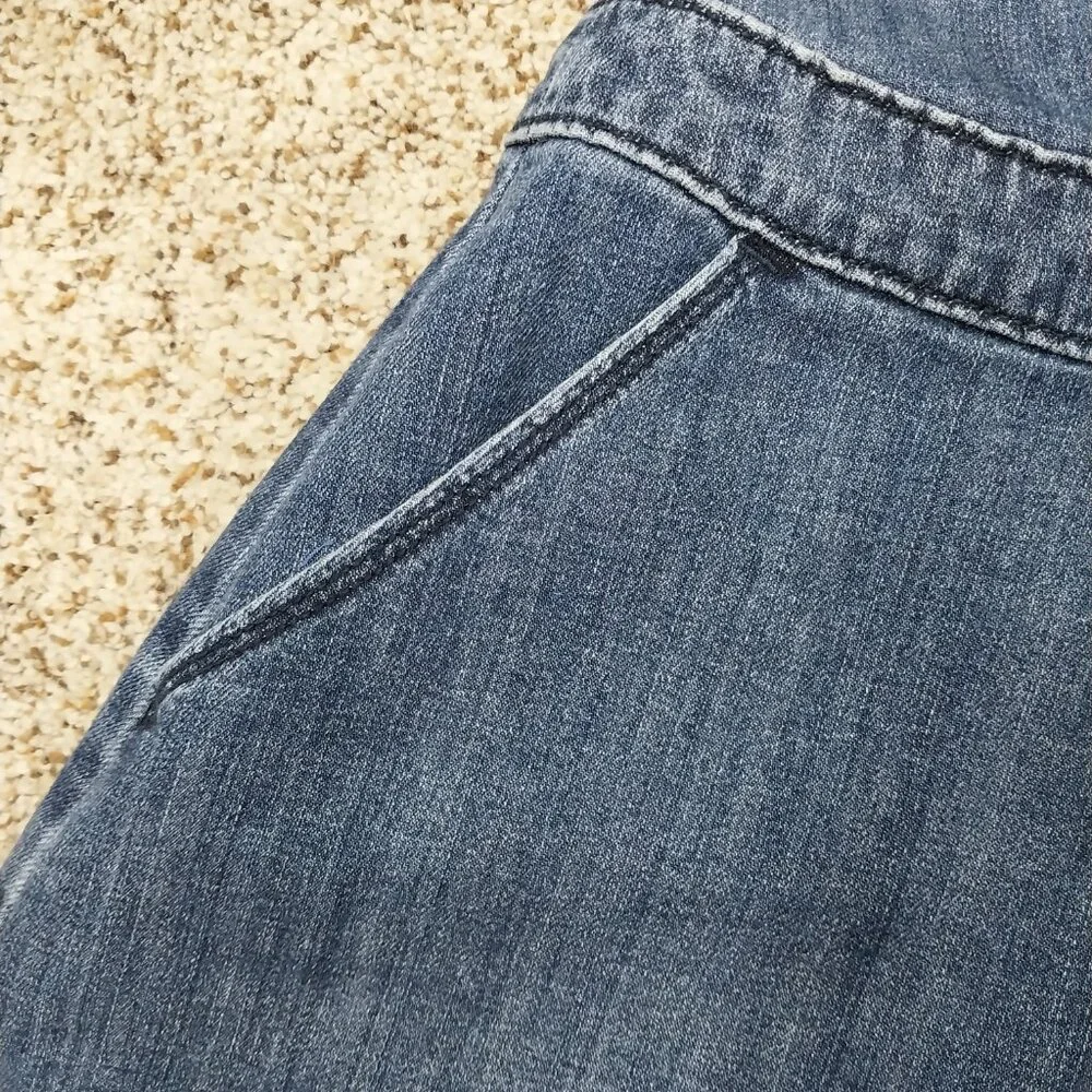 3627 Size S/M Upcycled Universal Thread Jean Jumper. - Picture 4 of 10